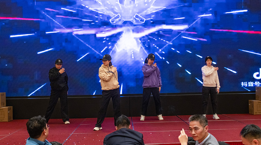 变革创新，突破前行 | XPJ储能2023年终总结大会及2024年迎新年会圆满落幕