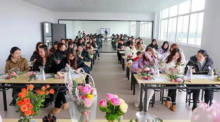 花开十里，美丽如你 | XPJ储能举办三八妇女节艺术DIY活动