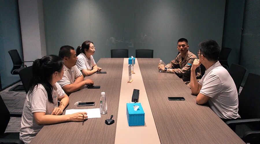 一身荣光、载誉归来！XPJ储能热烈欢迎受阅预备役方队于凡同志归队
