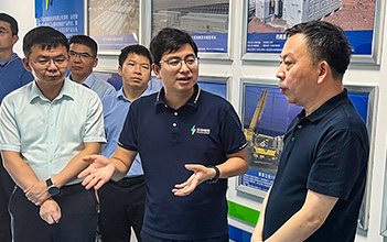 江苏省镇江市新区管委会领导莅临XPJ储能江苏工厂调研指导